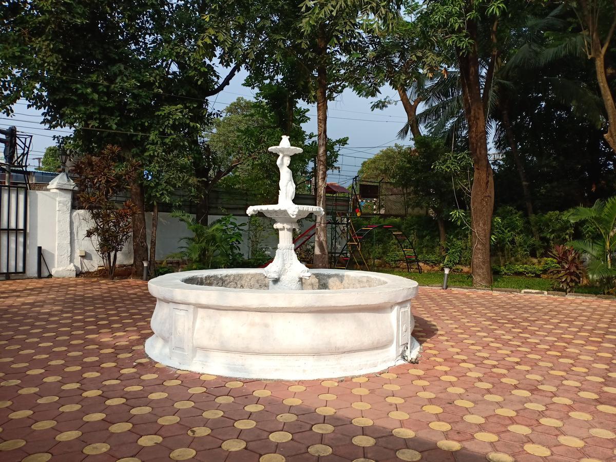 Oyo 11395 Hotel Ritz Heritage Lonavala Ngoại thất bức ảnh