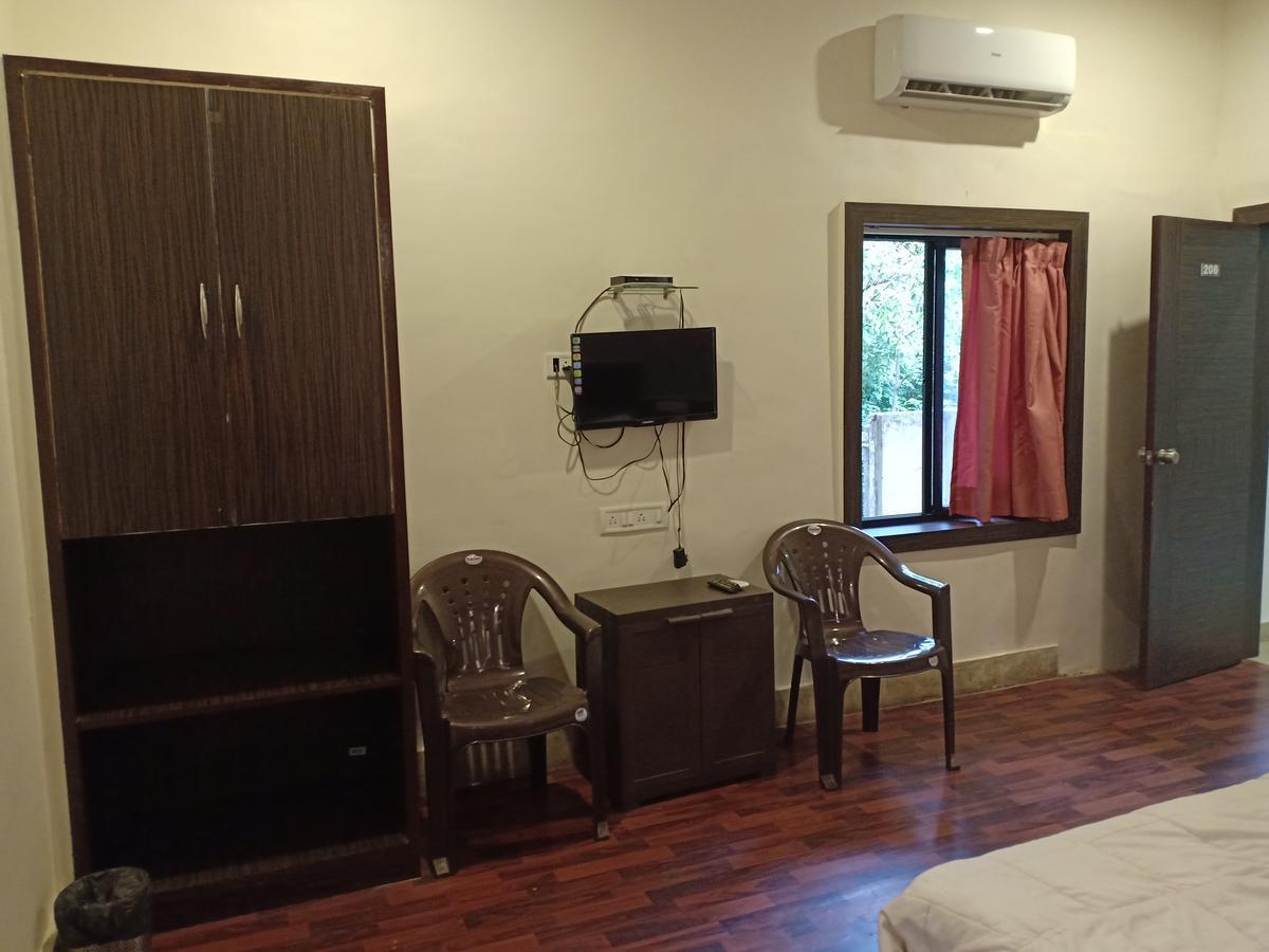 Oyo 11395 Hotel Ritz Heritage Lonavala Ngoại thất bức ảnh
