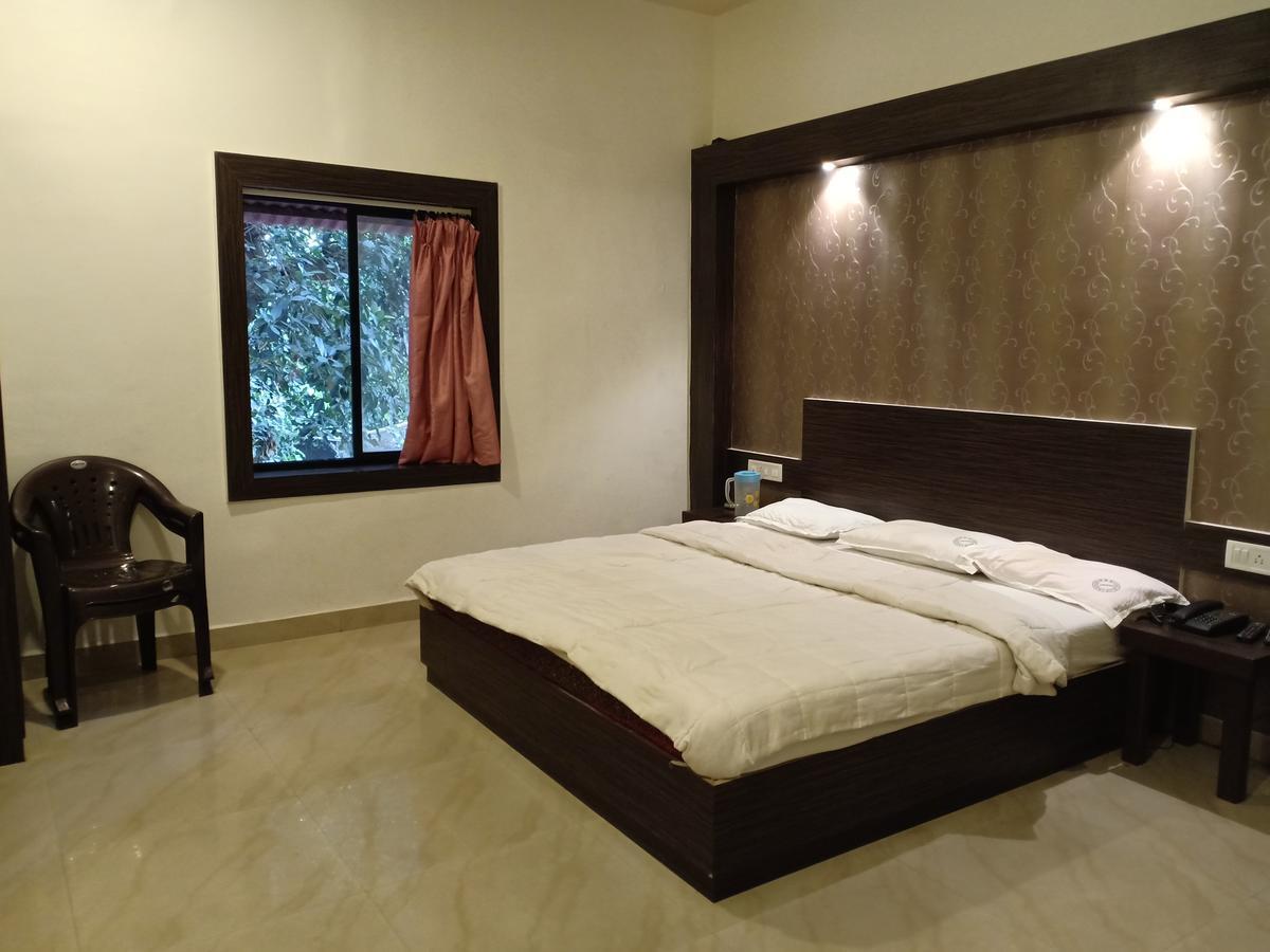 Oyo 11395 Hotel Ritz Heritage Lonavala Ngoại thất bức ảnh