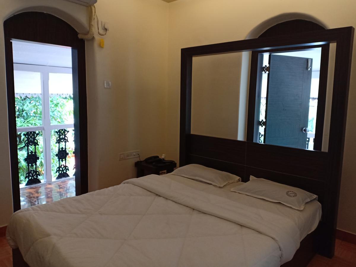 Oyo 11395 Hotel Ritz Heritage Lonavala Ngoại thất bức ảnh